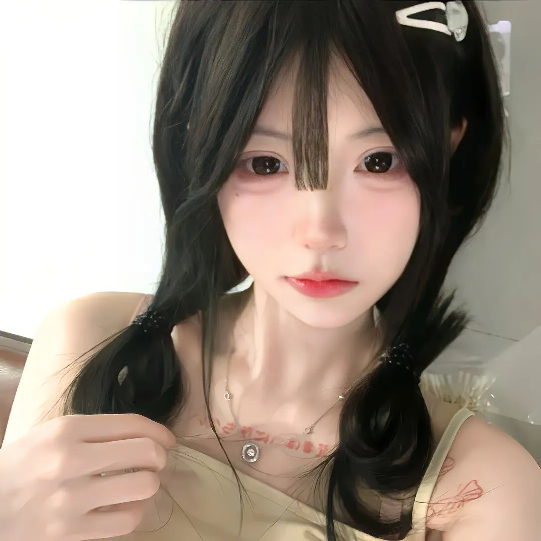 他很怪，他是我爸爸